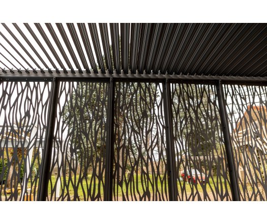 Pergola bioclimatique  avec 5 panneaux moucharabieh coloris gris pour côté 3,60 m, Aluminium gris anthracite, 3.60 x 6.00 m, 21.5m²