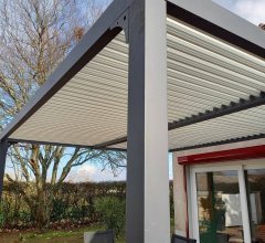 Pergola Bioclimatique avec ventelles écru, Aluminium gris anthracite, 3.60 x 3.00m, 10.80m²