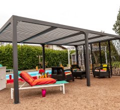 Pergola bioclimatique  avec 5 panneaux moucharabieh coloris gris pour côté 3,60 m, Aluminium gris anthracite, 3.60 x 6.00 m, 21.5m²